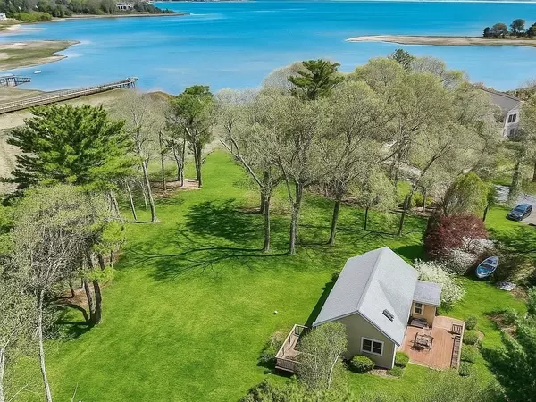 54 Marshall St, Duxbury, MA 02332