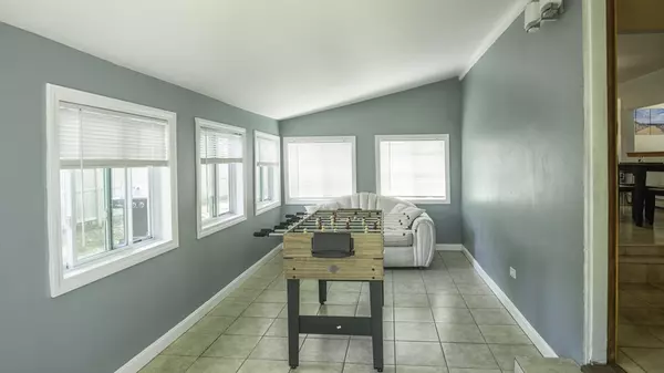 Barnstable, MA 02601,118 Walton Ave