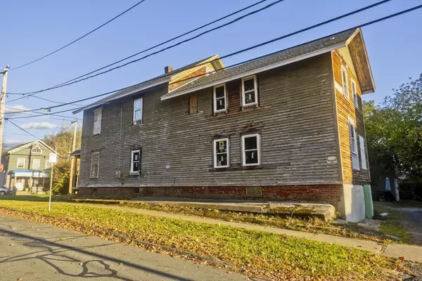 Greenfield, MA 01301,86-88 Conway St