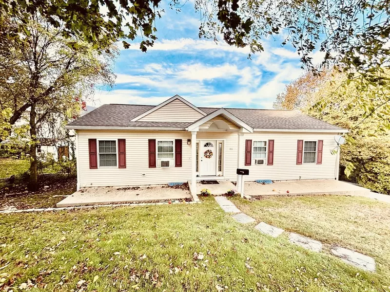 180 Beacon St, Clinton, MA 01510