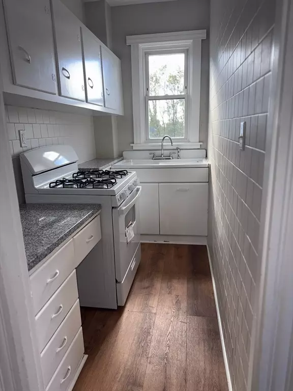 New Bedford, MA 02745,82 Query St