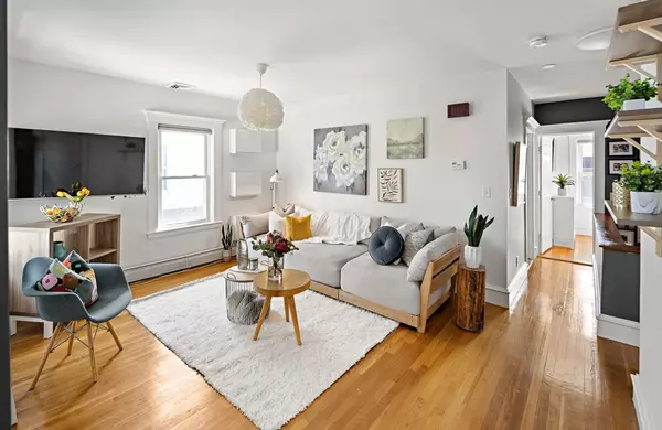 Waltham, MA 02453,32 Harvard St #2