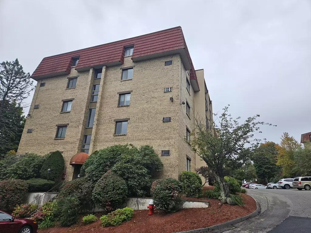 Stoneham, MA 02180,157 Franklin St #D1