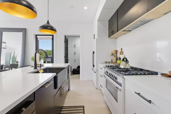 Boston, MA 02128,347 Maverick St #9