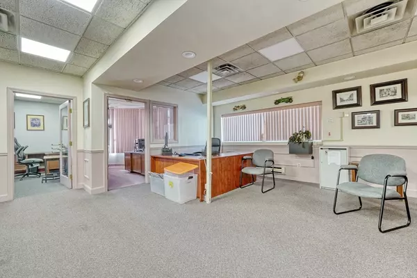 Melrose, MA 02176,403 Franklin St