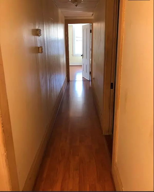 Framingham, MA 01701,3 Elm Street #2