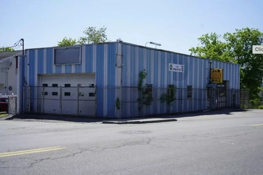 429 Riverside Street, Lowell, MA 01854