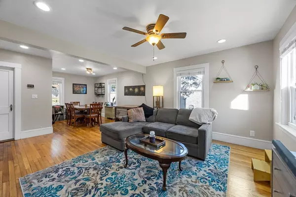 Bourne, MA 02532,33 Buzzards Bay Ave