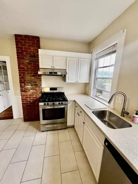 81 Playstead Rd #1, Medford, MA 02155