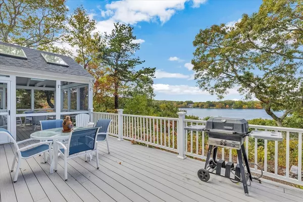 Dennis, MA 02638,4 Maureens Way