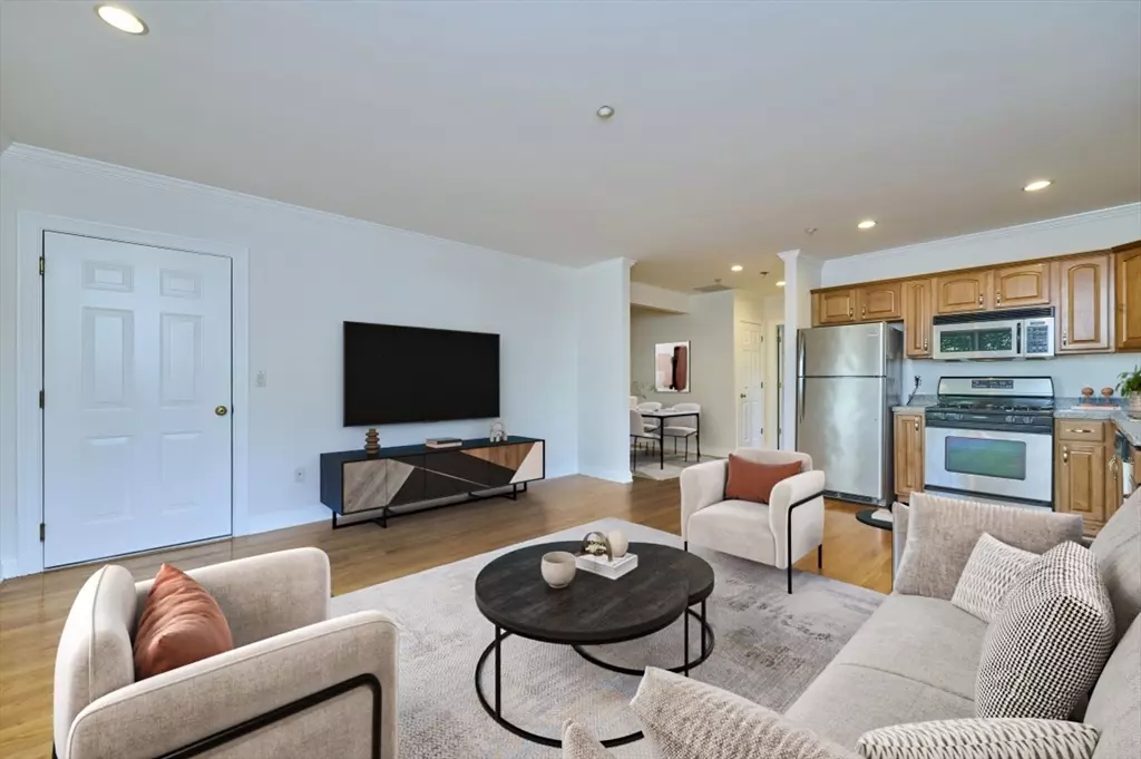 Boston, MA 02122,32 Beach St #1