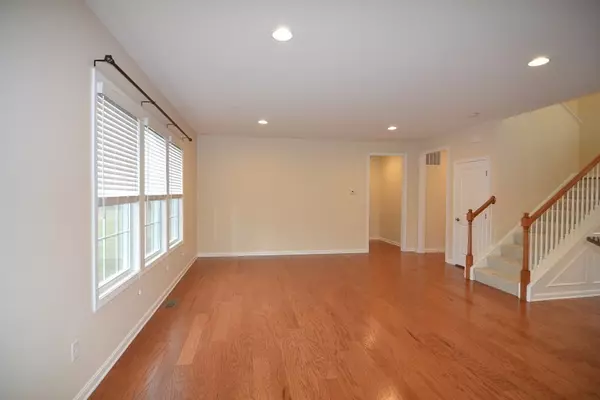 Hopkinton, MA 01748,8 Spicebush Court