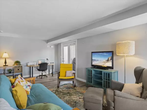 Chelmsford, MA 01824,360 Littleton Rd #B1