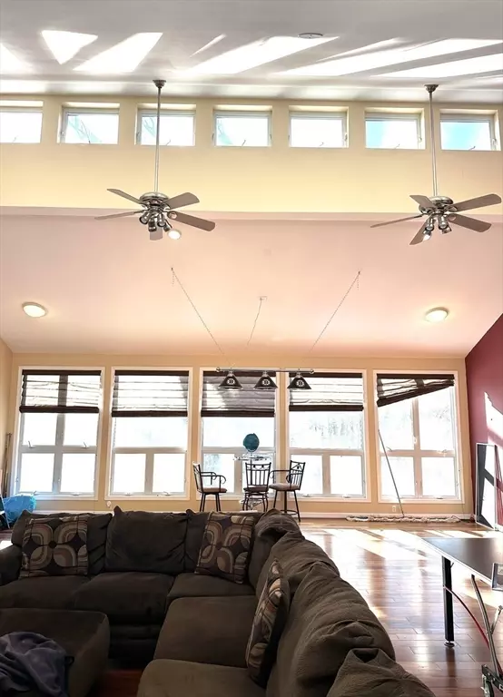 Hudson, MA 01749,24 Seneca Dr