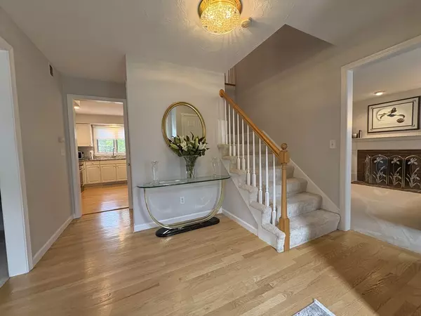 Natick, MA 01760,5 Autumn Lane #0
