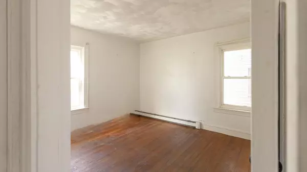 Fall River, MA 02724,487 Ridge St