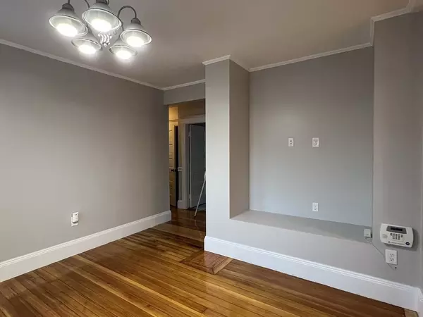 Arlington, MA 02476,1 Laurel St #1
