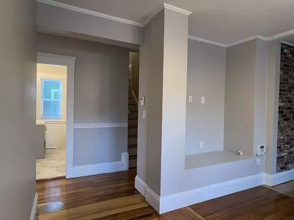 Arlington, MA 02476,1 Laurel St #1