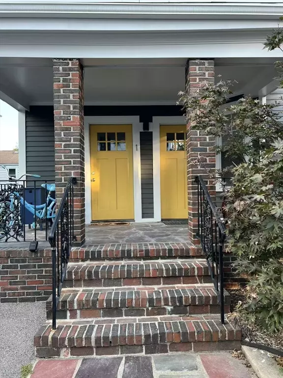 Arlington, MA 02476,1 Laurel St #1