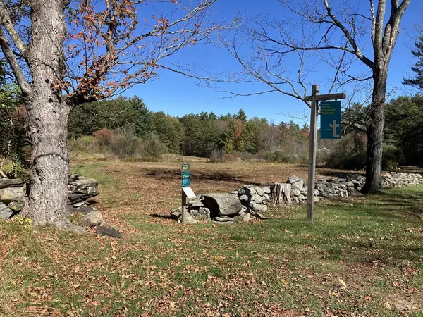 Petersham, MA 01366,21 East Street
