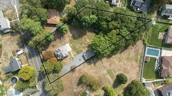 326 William St, Stoneham, MA 02180