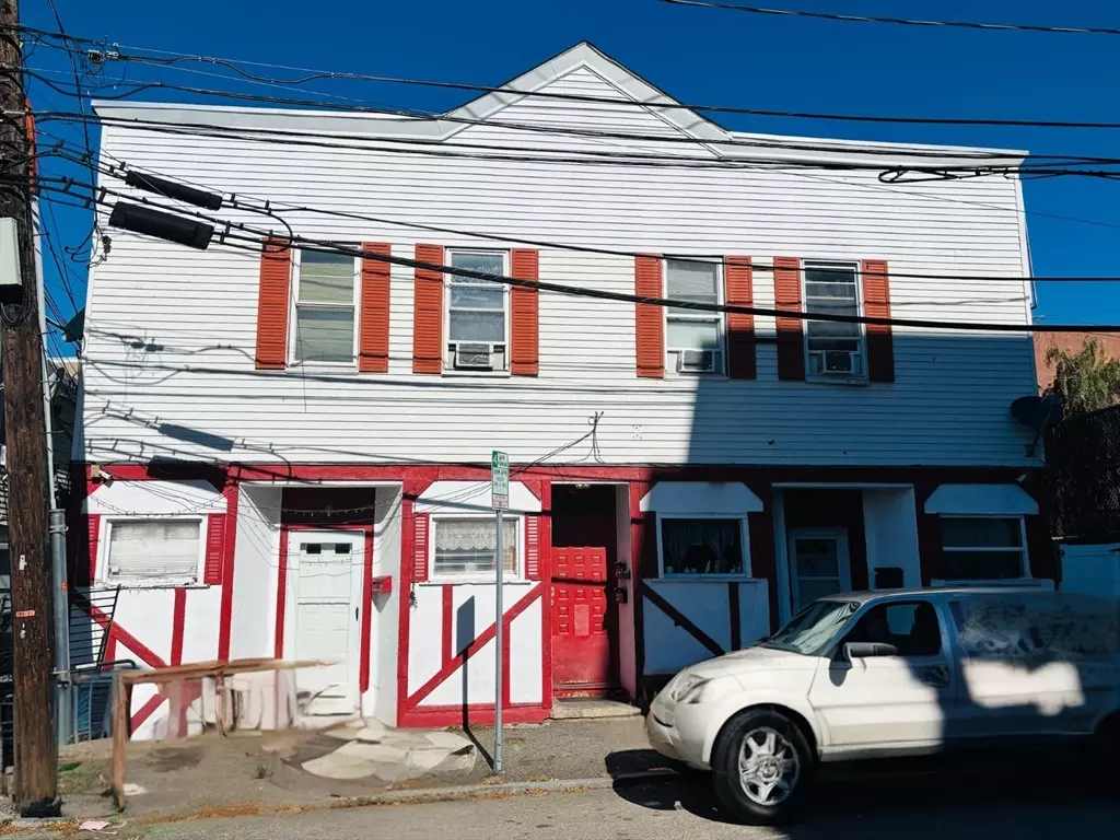 Waltham, MA 02453,7-11.5 Felton Street