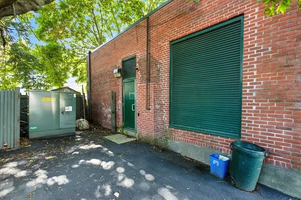 Boston, MA 02131,42 Averton St