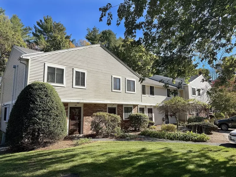 28 Apple Tree Hill Rd #28, Hopkinton, MA 01748