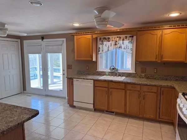Stoughton, MA 02072,435 School St