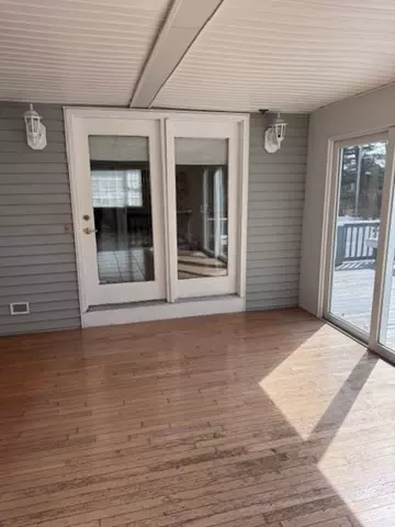Stoughton, MA 02072,435 School St
