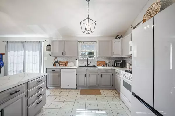 Fall River, MA 02724,59 Mount Hope Ave