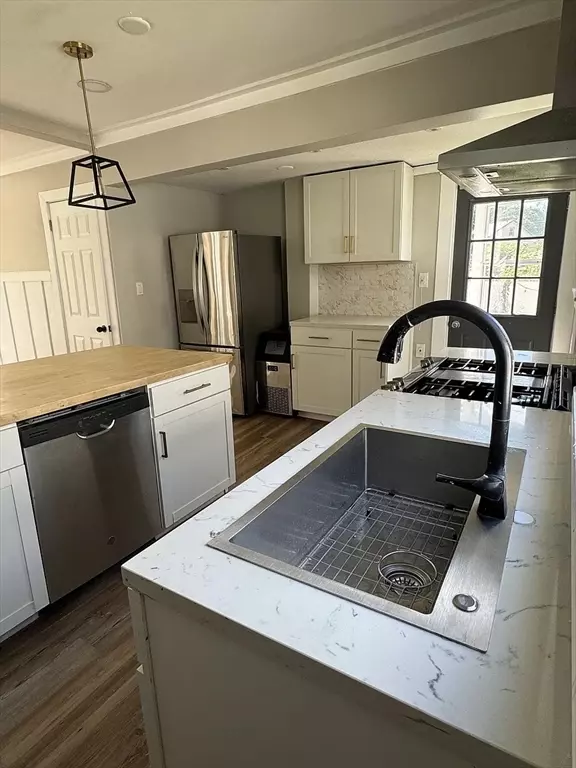 Springfield, MA 01108,36 Sunapee St