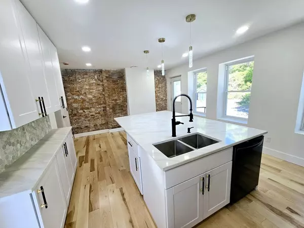 Northampton, MA 01062,321 Riverside Dr