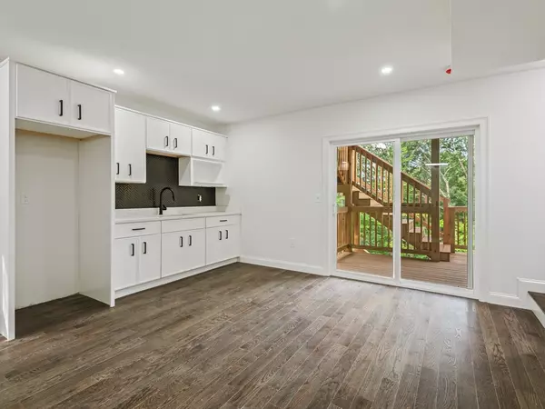 Worcester, MA 01607,422 Granite Street #422
