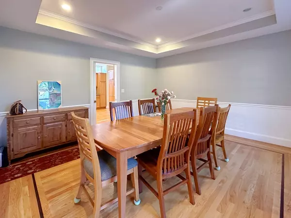 Lexington, MA 02420,11 Oakland St