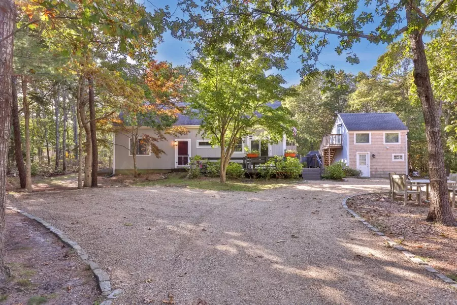 10 Dory Circle, Edgartown, MA 02539