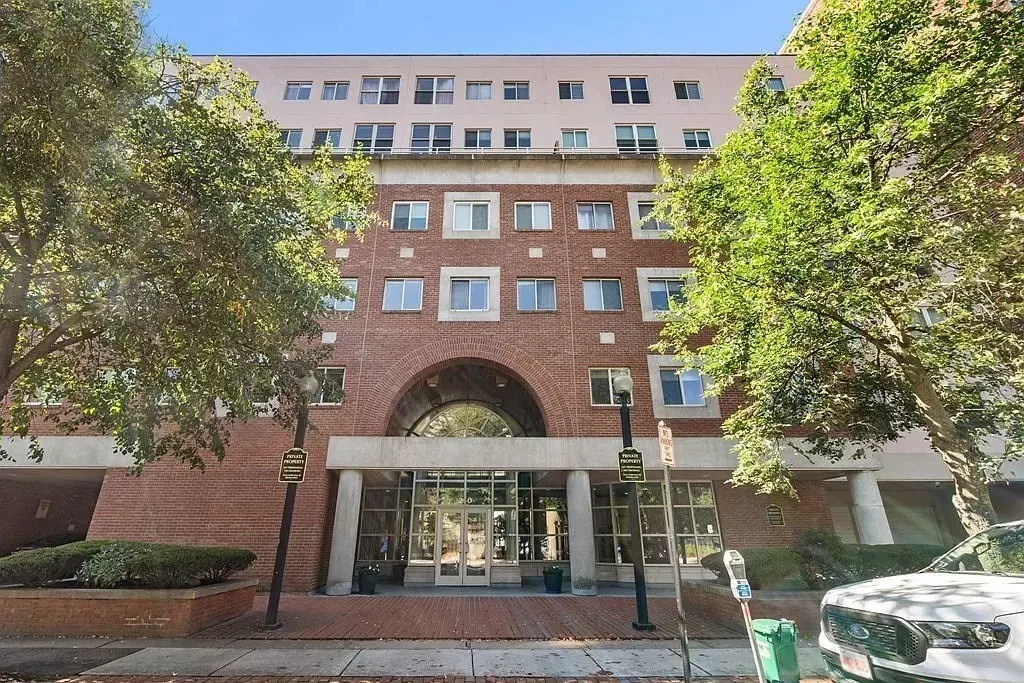 Brookline, MA 02446,20 Webster St #603