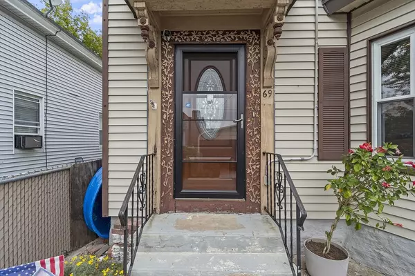 Lowell, MA 01852,69 Blossom St