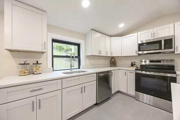 Haverhill, MA 01830,80 Margerie St