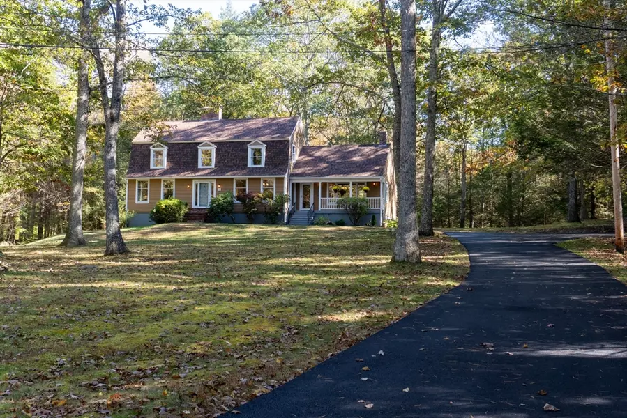 75 Barre Rd, Hubbardston, MA 01452