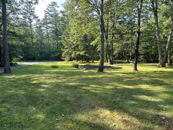 Hubbardston, MA 01452,75 Barre Rd