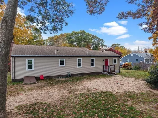 New Bedford, MA 02745,847 Terry Ln