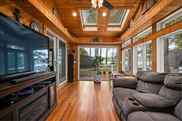 Lancaster, MA 01523,7 Lawson Ave