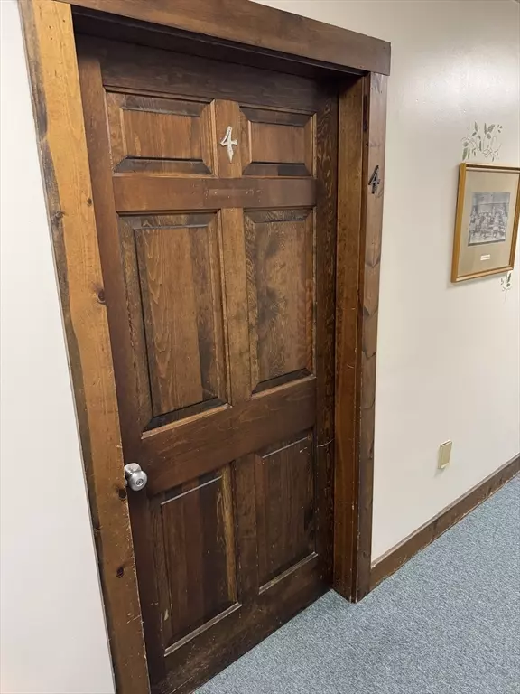 Wrentham, MA 02093,14 Common Street