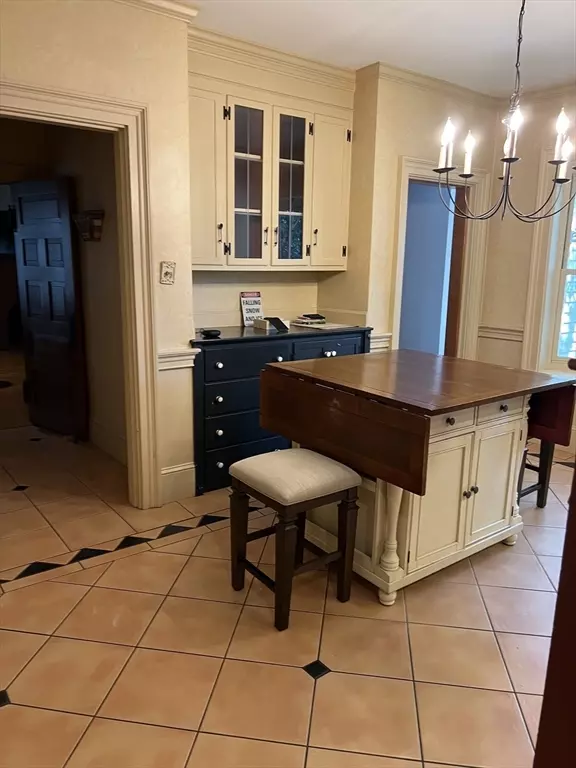 Methuen, MA 01844,16 Quincy St #1