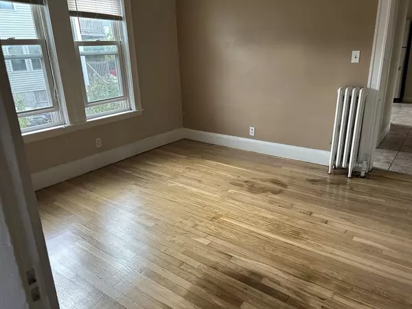 Medford, MA 02155,31 Harvard Street #1-1