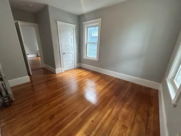 Somerville, MA 02144,82 Conwell Avenue #2-2