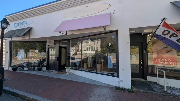 Hingham, MA 02043,84 North Street