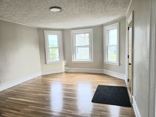 Fall River, MA 02724,24 Ash Street #3