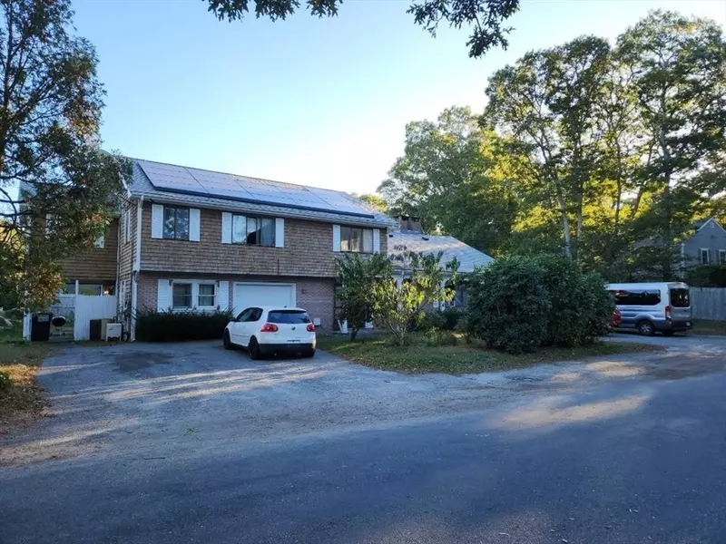15 Sterling Rd, Barnstable, MA 02601